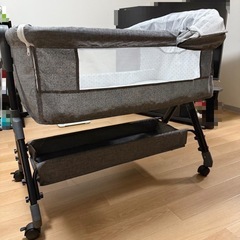 ベビーベッドの画像