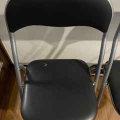 折りたたみ椅子2脚の画像