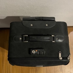 【受取者決定】　スーツケースの画像