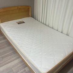 セミダブルベッド フレーム マットレスの画像