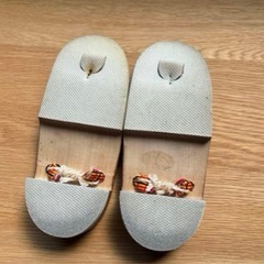 キッズ用　下駄　伝統草履　木製　茶色　赤　黄色の画像