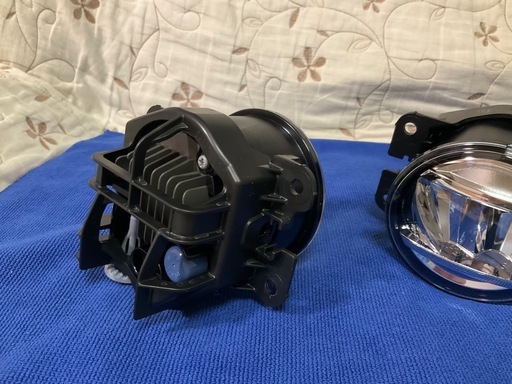 SUZUKI純正　LEDフォグランプ 2個セット ジムニー、ハスラー　新品