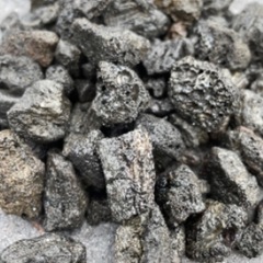 溶岩砂利　黒　10-20ｍｍ　10kg入りの画像