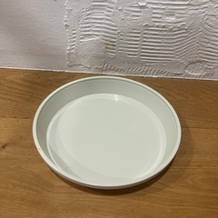 プラスチック製植木鉢と受け皿の画像