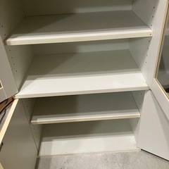 食器棚の画像