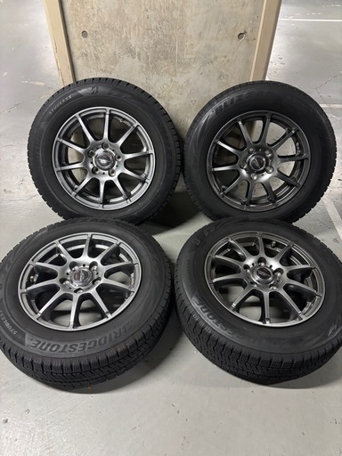 ブリザックVRX2  スタッドレスタイヤ4本セット美品195/65/15バリ溝