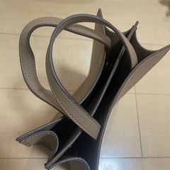 美品　UNIQLO レザータッチスクエアバッグ　の画像