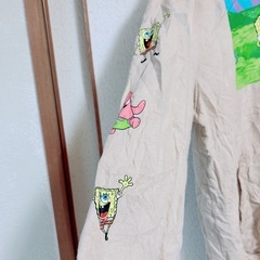 ❤️人気商品❤️ スポンジボブ パーカー XL ベージュの画像