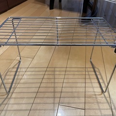 急ぎ！金属棚、サイズ430×230×230ミリの画像