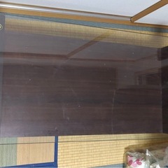 ガラステーブルの画像