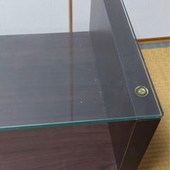 ガラステーブルの画像