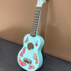 ♩ギター 🎻 ウクレレ ♡ ヴィンテージ風 😍  アンティーク 🪵 レトロ ，インテリアの画像