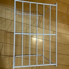 急ぎ　美品　金属棚　　353×230×240ミリサイズの画像