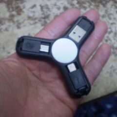 Maxell　ハンドスピナー　携帯充電器　3ポートの画像