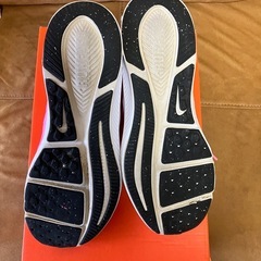 Nike スターランナーGS 23.0cmの画像