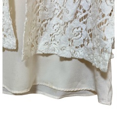 【訳あり】HusHusH 総レースブラウス バックリボン アイボリー Ｌの画像