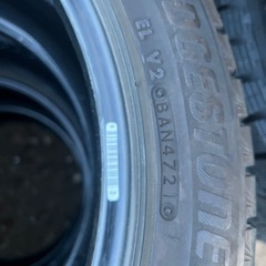 組み換え無料中古スタッドレスタイヤ215/50R18 92QブリヂストンVRX3の画像