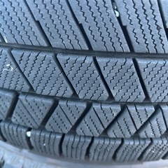 組み換え無料中古スタッドレスタイヤ215/50R18 92QブリヂストンVRX3の画像