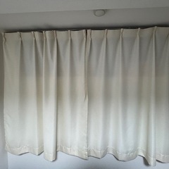 カーテンの画像