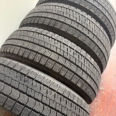 175/65/14冬VRX2の画像