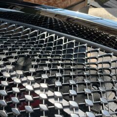 格安☆LC500 フロントバンパー　スピンドルグリル　純正品の画像