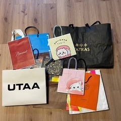 食器、紙袋の画像