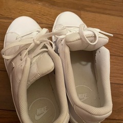 NIKE白スニーカーの画像