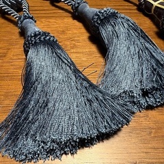 ダークブルータッセル付きホルダー4個セットの画像