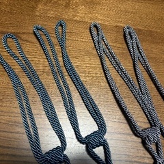 ダークブルータッセル付きホルダー4個セットの画像