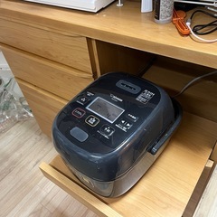 食器棚、カップボードの画像