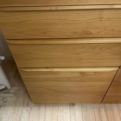 食器棚、カップボードの画像