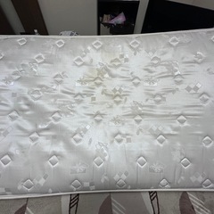 セミダブルベッドフレーム　マットレスの画像