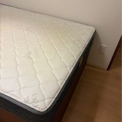 ニトリ　セミダブルベットフレーム(マットレス付き)の画像