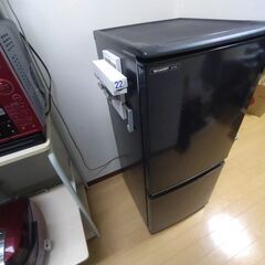 シャープの冷蔵庫の画像