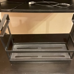 パソコン用デスク(黒、高さ調整可能)、USBハブ内蔵ディスプレイ台、電源タップハンガー付きの画像