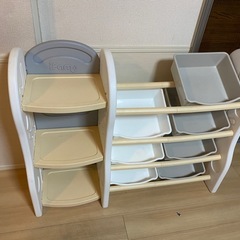美品✨おもちゃ収納棚、本棚の画像