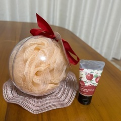 (あげます)泡立てボール&ミニハンド&ネイルセラム15gの画像