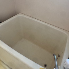 ガス給湯器、浴槽の画像