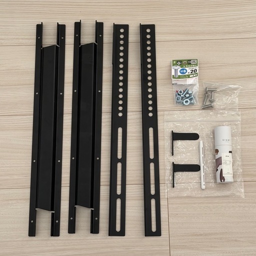 壁掛けテレビ　エイトリビング フロート　EIGHTLIVING FLOAT 美品 壁掛けテレビエイトリビング フロートEIGHTLIVING FLOAT 美品