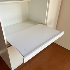 ニトリ　レンジ台　食器棚の画像