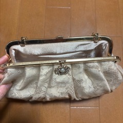 パーティーバッグ クラッチバッグ レース ベージュ ゴールドチェーン 結婚式の画像