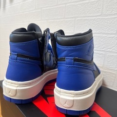 希望日時コメント必須💛NIKEジョーダン１ミドルの画像