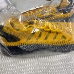 【新品未使用】27cmスニーカー 3足セット　白青黄色の画像