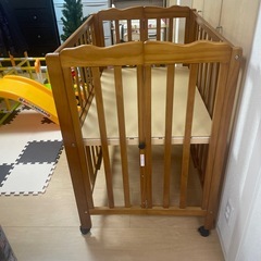 ベビーベッド の画像