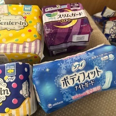 激安！早い者勝ち生理用ナプキン、タンポン未使用大量オマケ付きの画像