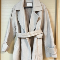 女性用の洋服多数の画像