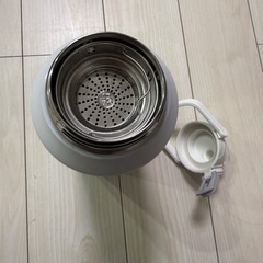 2000ml大容量水筒 ハンドル付き 真空断熱 魔法瓶 長時間保温保冷 直飲み 持ち手付き ジャグ キャンプ 山登り 観戦 旅行の画像