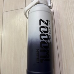 2000ml大容量水筒 ハンドル付き 真空断熱 魔法瓶 長時間保温保冷 直飲み 持ち手付き ジャグ キャンプ 山登り 観戦 旅行の画像