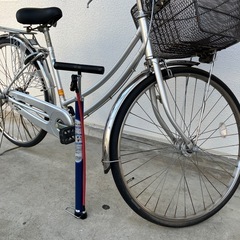 ブリヂストン　自転車、鍵３個、 空気入れ付きの画像