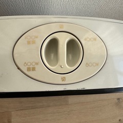 日立 電気ストーブ 20’s 
ADULT（動作確認済み）の画像